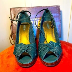 Anthropology, Seychelles, Leather Peep To Pumps in Emerald Green Sz 9. GORGEOUS!